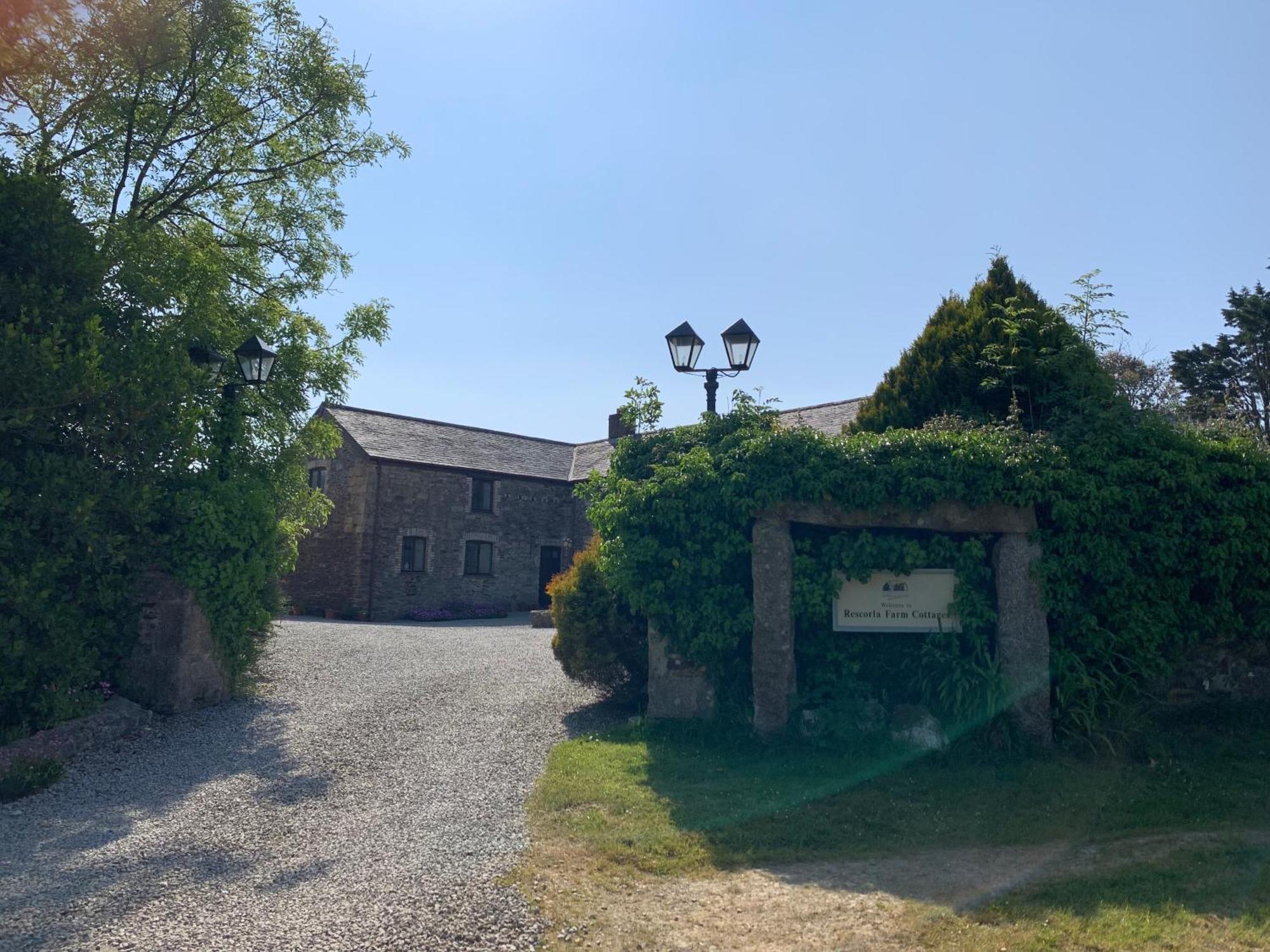 Rescorla Retreats - Ivory *